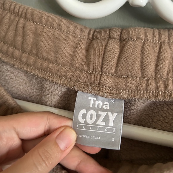 Aritzia TNA Cozy Af Hoodie Set - Picture 4 of 6